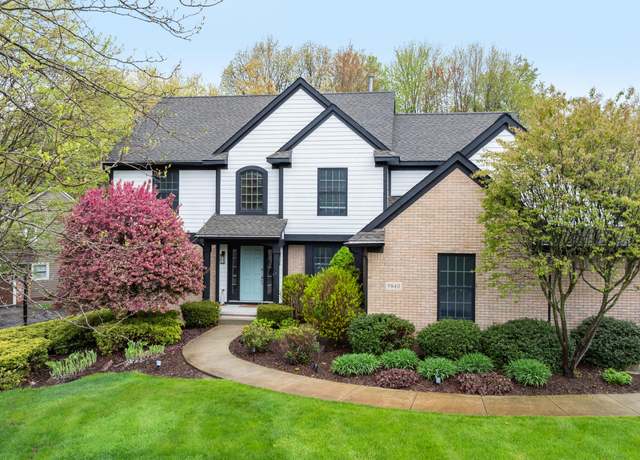 Property at 9840 Oak Valley Dr, Clarkston, MI 48348, 4 beds, 3.5 baths