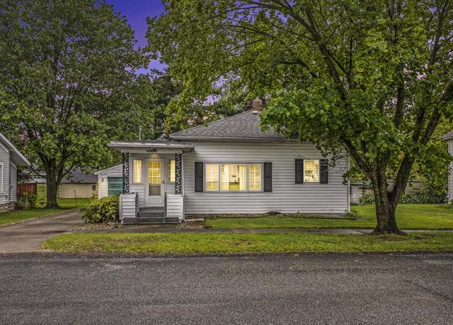 Property at 415 W Maple St, Carson City, MI 48811, 3 beds, 1 bath
