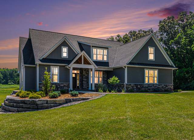 Property at 1890 N 3rd St, Kalamazoo, MI 49009, 4 beds, 2.5 baths