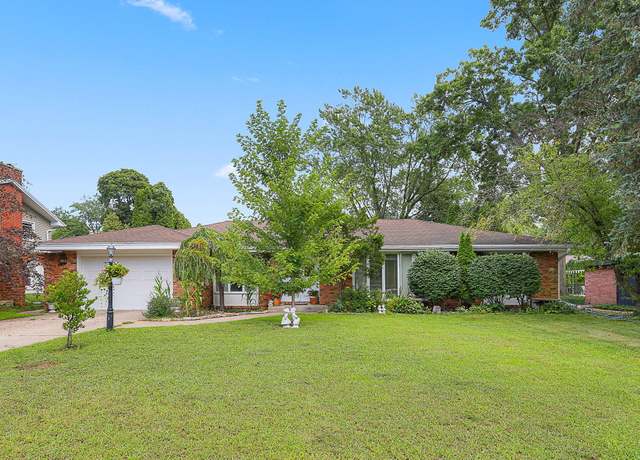 Property at 241 Woodlawn Ct, Zeeland, MI 49464, 3 beds, 2.5 baths