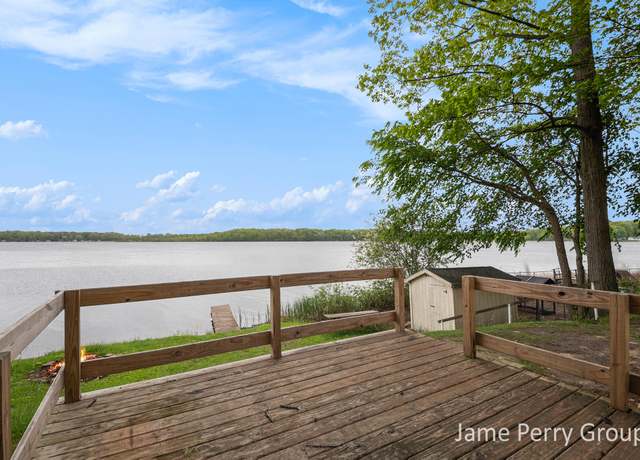 Property at 1760 S Colonel Point Dr, Crystal, MI 48818, 2 beds, 1 bath