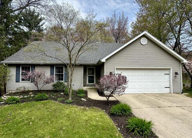 Property at 2801 Wildwood Ln, Stevensville, MI 49127, 5 beds, 3 baths