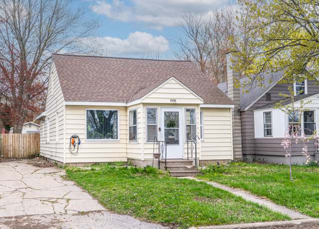 Property at 1958 Nevada St, Muskegon, MI 49441, 3 beds, 1 bath