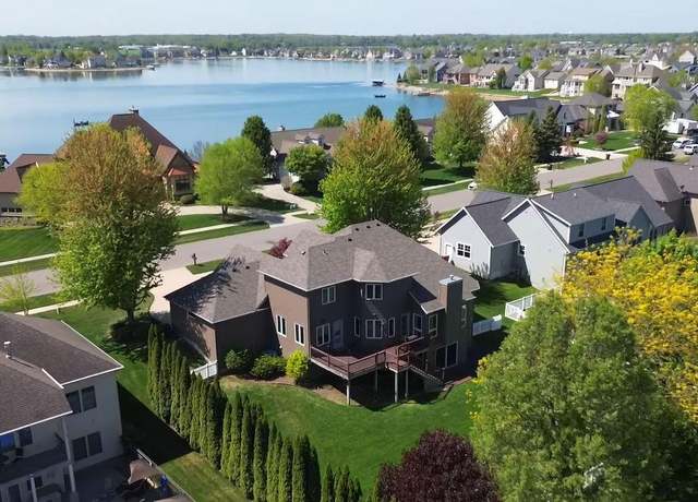 Property at 1657 North Bay Dr, Hudsonville, MI 49426, 6 beds, 4.5 baths