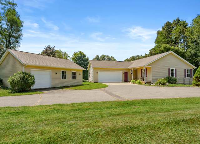 Property at 7146 Oakland Dr, Portage, MI 49024, 3 beds, 2.5 baths