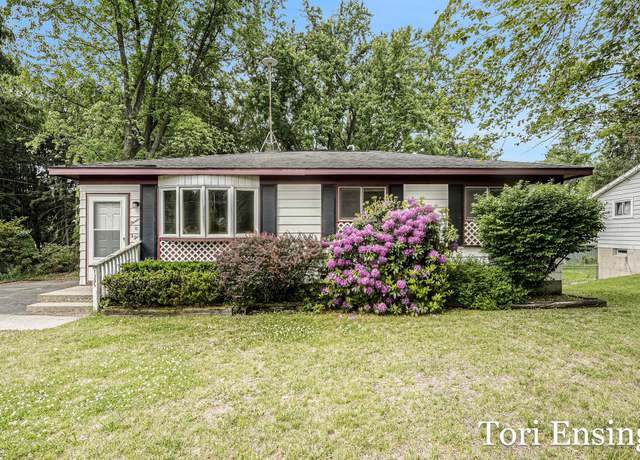 Property at 1305 Crescent St, Greenville, MI 48838, 3 beds, 1.5 baths