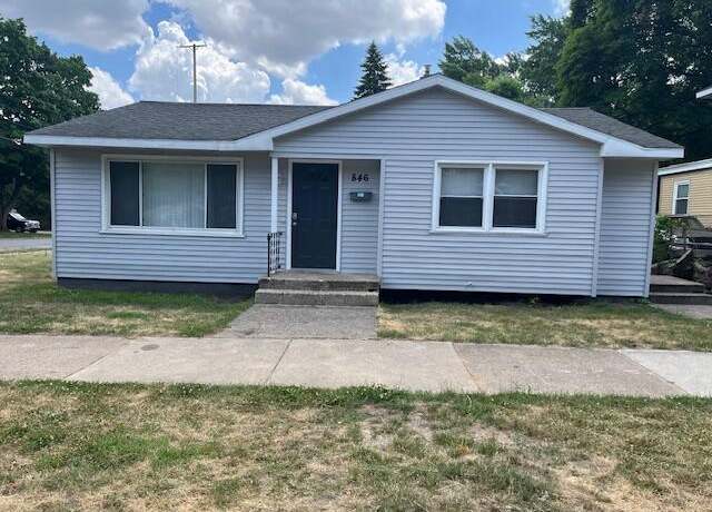 Property at 846 Hancock St SE, Grand Rapids, MI 49507, 3 beds, 1 bath