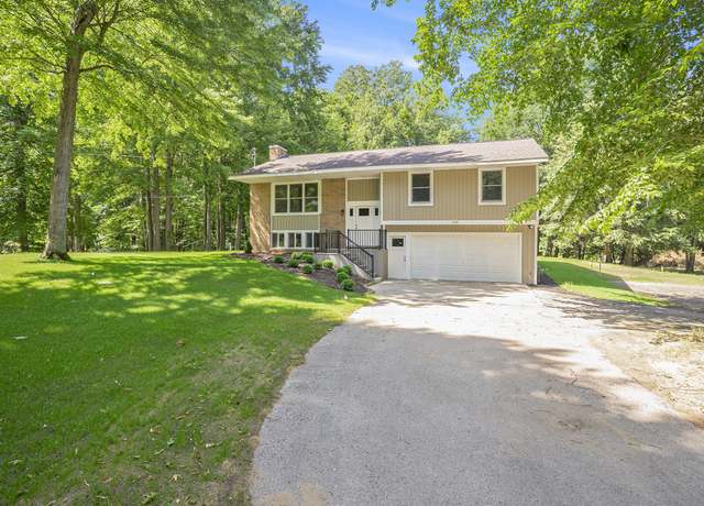 Property at 2908 Rennells Rd, Spring Lake, MI 49456, 4 beds, 3 baths
