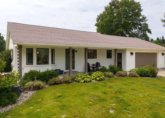 Property at 7738 S 3rd St, Mattawan, MI 49071, 5 beds, 2.5 baths