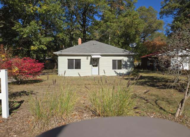 Property at 1480 E Summit Ave, Norton Shores, MI 49444, 2 beds, 1 bath