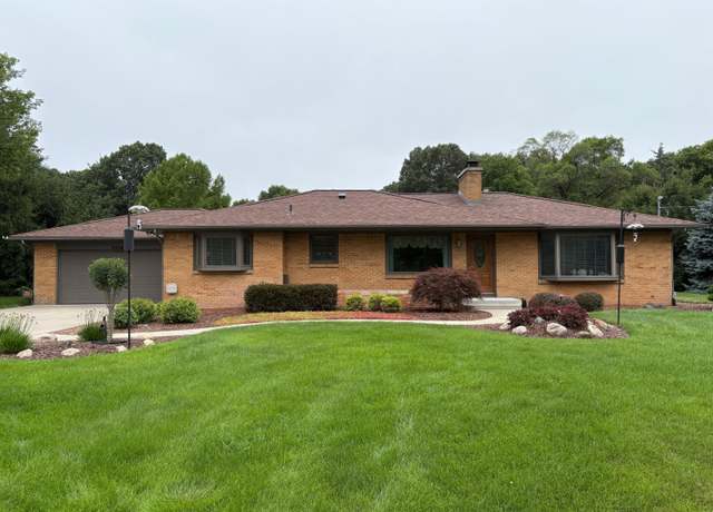 Property at 3817 Butterworth St SW, Grand Rapids, MI 49534, 2 beds, 2.5 baths