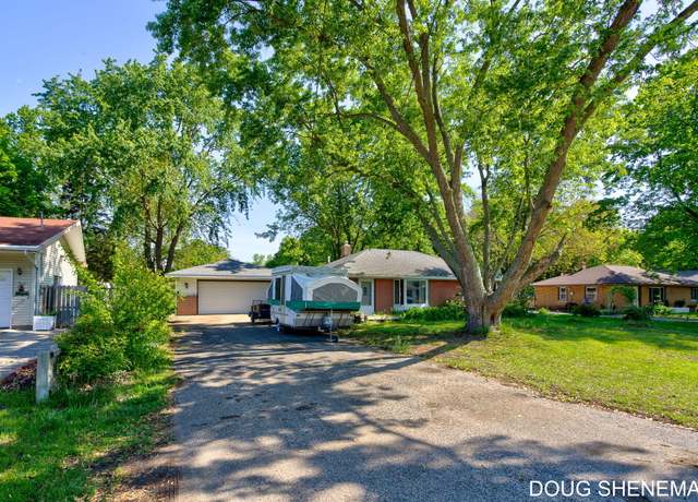 Property at 14157 Carol St, Holland, MI 49424, 3 beds, 1 bath