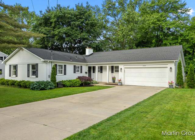 Property at 2243 Cambridge Dr SE, Grand Rapids, MI 49506, 4 beds, 2.5 baths