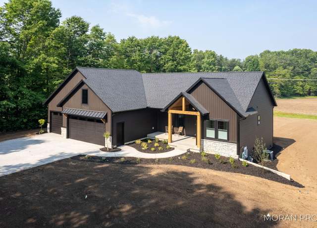 Property at 12607 76th Ave, Allendale, MI 49401, 6 beds, 3.5 baths