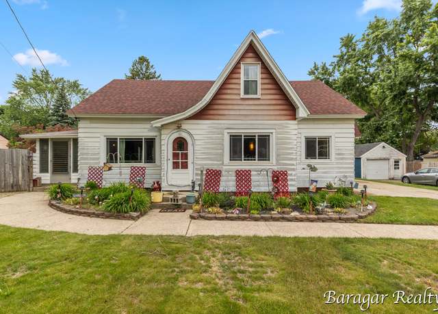 Property at 101 Lemyra St SE, Wyoming, MI 49548, 3 beds, 1 bath