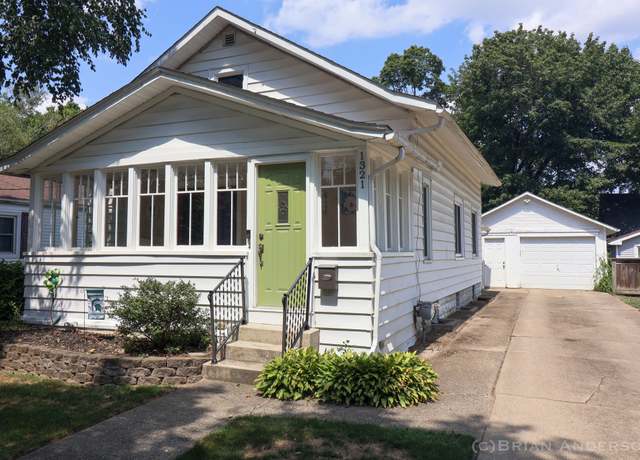 Property at 1321 Howland Ave, Kalamazoo, MI 49001, 3 beds, 1.5 baths