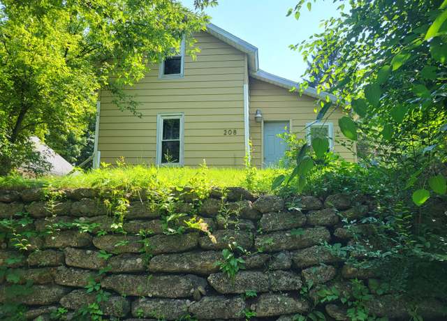Property at 208 Central St, Battle Creek, MI 49017, 3 beds, 1 bath