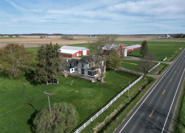 Property at 10043 Whitbeck Rd, Montague, MI 49437, 5 beds, 2 baths