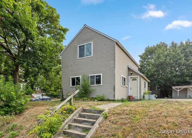 Property at 1440 College Ave NE, Grand Rapids, MI 49505, 2 beds, 1 bath