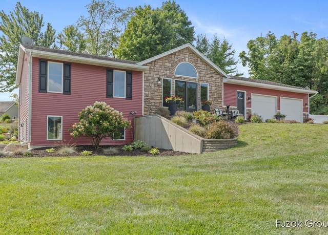 Property at 4113 Meyer Dr, Hamilton, MI 49419, 4 beds, 2 baths