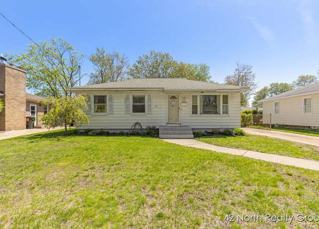 Property at 4220 Illinois Ave SW, Wyoming, MI 49509, 3 beds, 1 bath