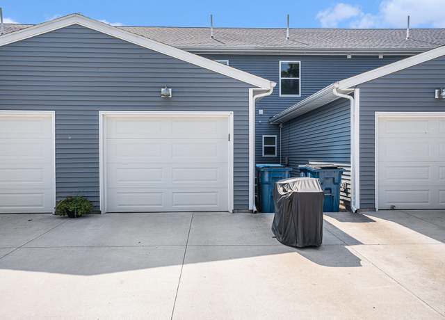 Property at 244 Monroe Ave, Muskegon, MI 49441, 2 beds, 2.5 baths