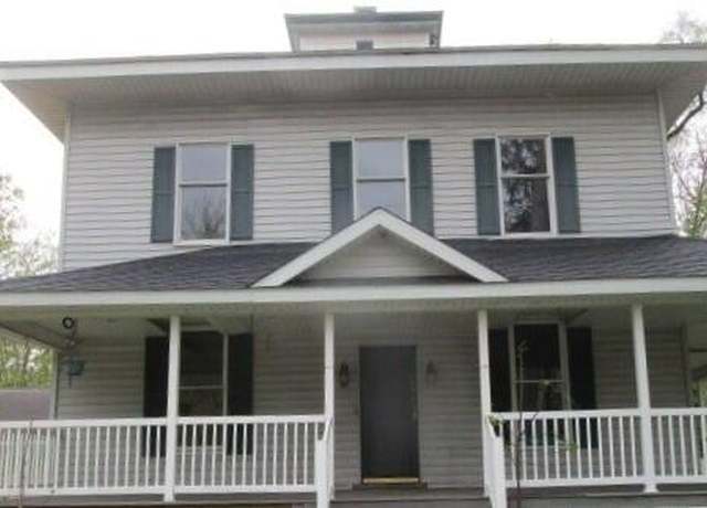 Property at 408 W Burr Oak St, Centreville, MI 49032, 4 beds, 1.5 baths