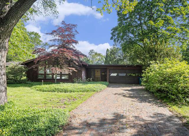 Property at 1914 Hillsdale Ave, Kalamazoo, MI 49006, 3 beds, 2 baths