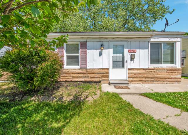 Property at 25294 Wiseman St, Roseville, MI 48066, 3 beds, 1 bath