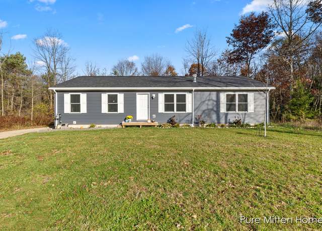 Property at 1498 Kenwood Ave, Belding, MI 48809, 3 beds, 2 baths