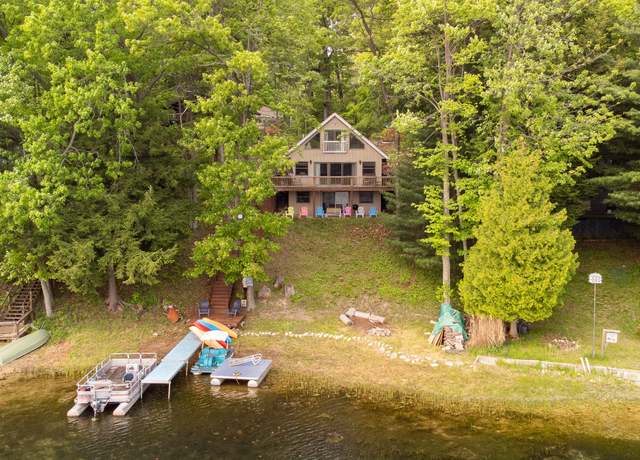 Property at 6387 N Larson Rd, Fountain, MI 49410, 4 beds, 2.5 baths
