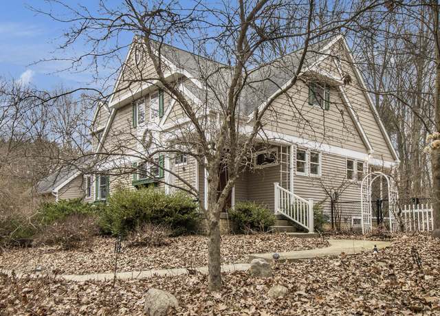 Property at 2340 Learmonth Ln, Milford, MI 48381, 4 beds, 2.5 baths