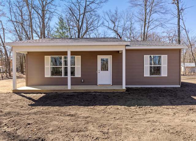 Property at 8995 Chippewa Trl, Howard City, MI 49329, 3 beds, 1 bath