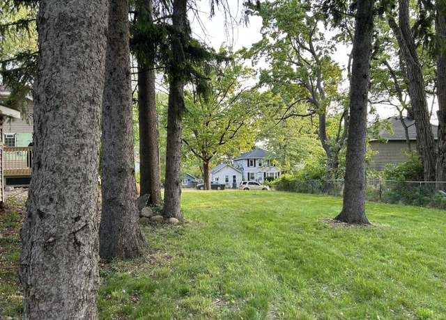 Property at 1075 Washington Ave, Muskegon, MI 49441