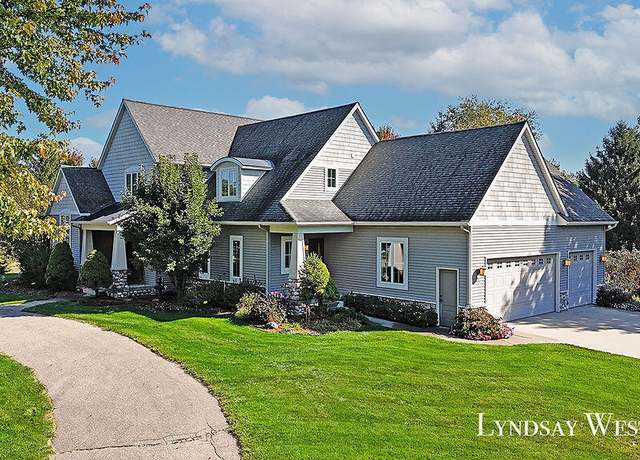Property at 2152 Meadowdale Dr NW, Grand Rapids, MI 49504, 3 beds, 3.5 baths