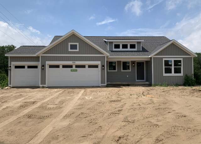Property at 1098 N Washington St SE, Lowell, MI 49331, 3 beds, 2.5 baths