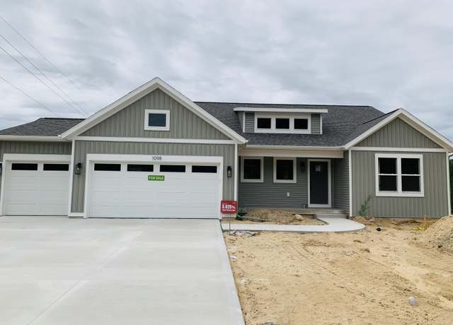 Property at 1098 N Washington St SE, Lowell, MI 49331, 3 beds, 2.5 baths