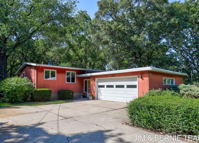 Property at 352 Beeline Rd, Holland, MI 49424, 4 beds, 2 baths