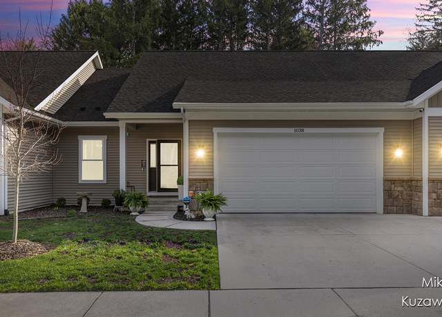 Property at 1038 Grosvenor Dr #29, Greenville, MI 48838, 2 beds, 2.5 baths