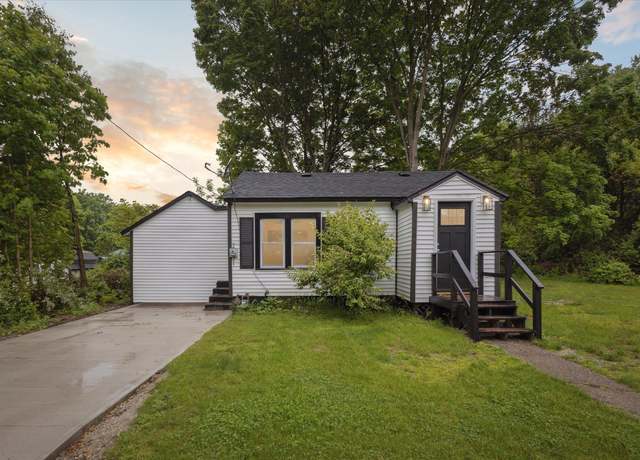 Property at 932 Enders Ave, Benton Harbor, MI 49022, 3 beds, 2 baths