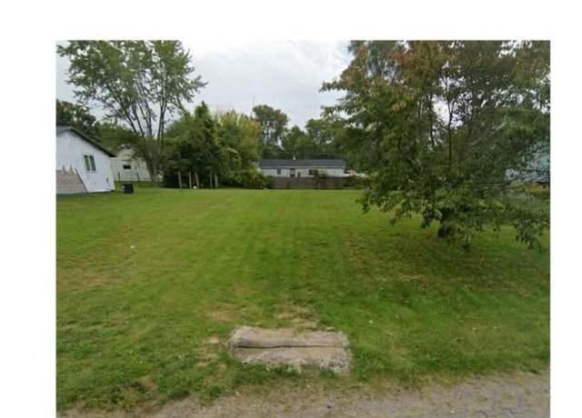 Property at 2480 Crawford Dr, Benton Harbor, MI 49022