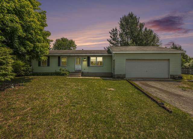 Property at 12470 Long Lake Dr, Sparta, MI 49345, 3 beds, 1 bath