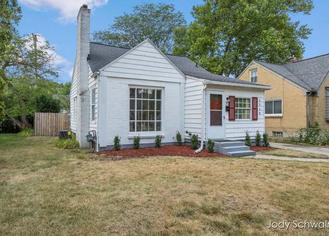 Property at 1713 Widdicomb Ave NW, Grand Rapids, MI 49504, 3 beds, 1 bath