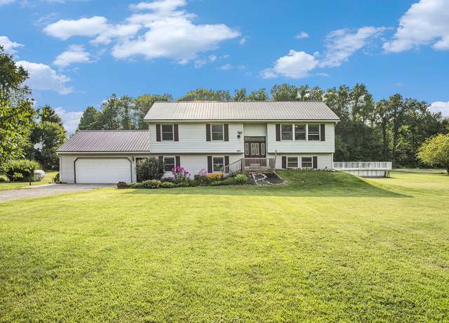 Property at 832 Clarendon Rd, Quincy, MI 49082, 5 beds, 3 baths
