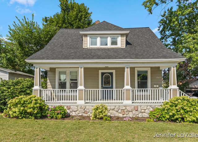 Property at 1963 Belden Ave SW, Wyoming, MI 49509, 2 beds, 2 baths