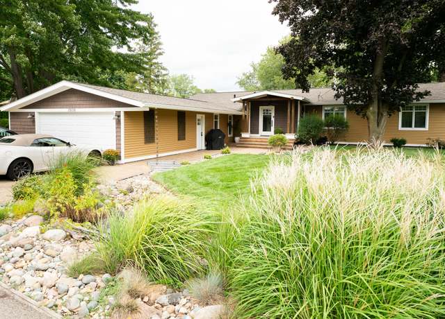 Property at 2939 Indian Trl, Pinckney, MI 48169, 4 beds, 2.5 baths