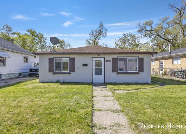 Property at 1085 Irwin Ave, Muskegon, MI 49442, 3 beds, 1.5 baths