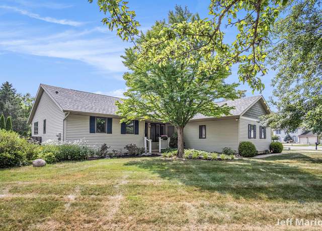 Property at 1867 Forest Lake Dr SE, Grand Rapids, MI 49546, 5 beds, 3 baths