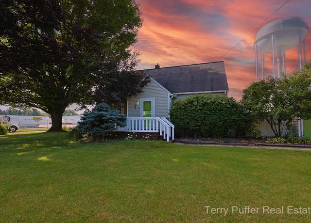 Property at 206 W Michigan Ave, Fremont, MI 49412, 4 beds, 2 baths