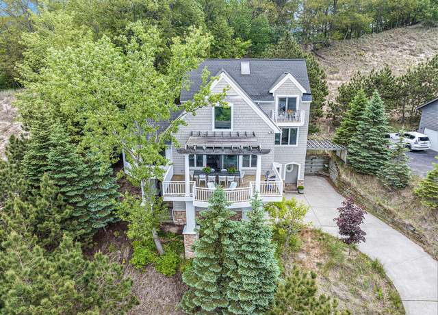 Property at 19148 Maiden Ln, Spring Lake, MI 49456, 4 beds, 3.5 baths